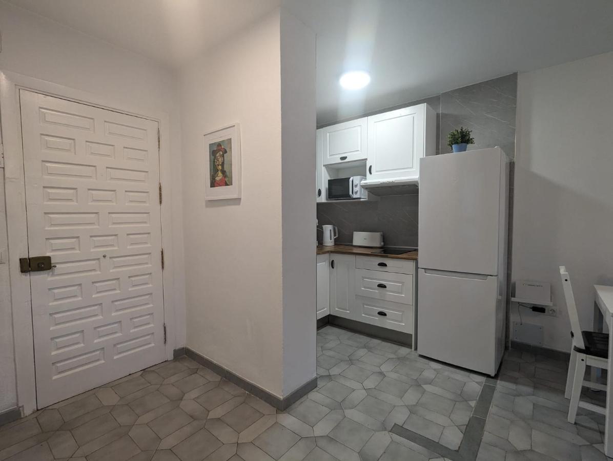 Apartamento Entero, Enormes Piscinas, Terraza Y Playa Benalmadena Bagian luar foto