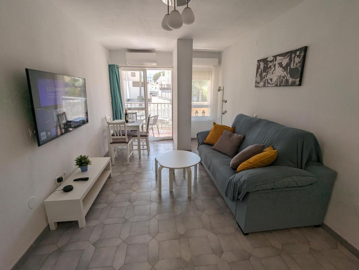Apartamento Entero, Enormes Piscinas, Terraza Y Playa Benalmadena Bagian luar foto