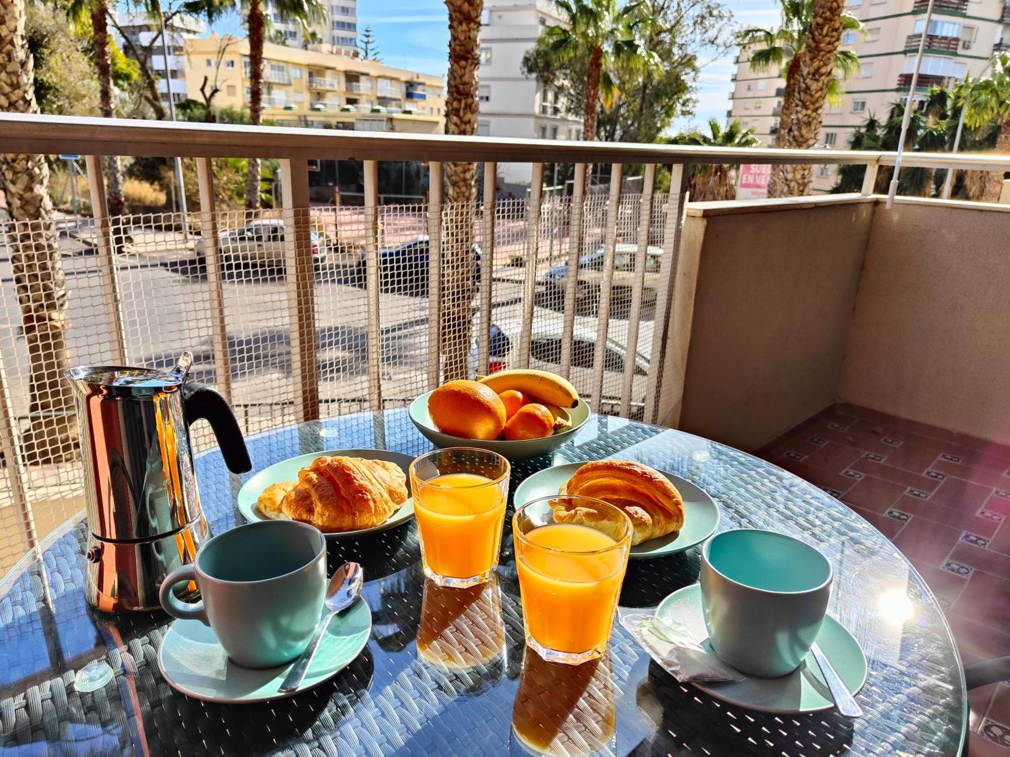 Apartamento Entero, Enormes Piscinas, Terraza Y Playa Benalmadena Bagian luar foto