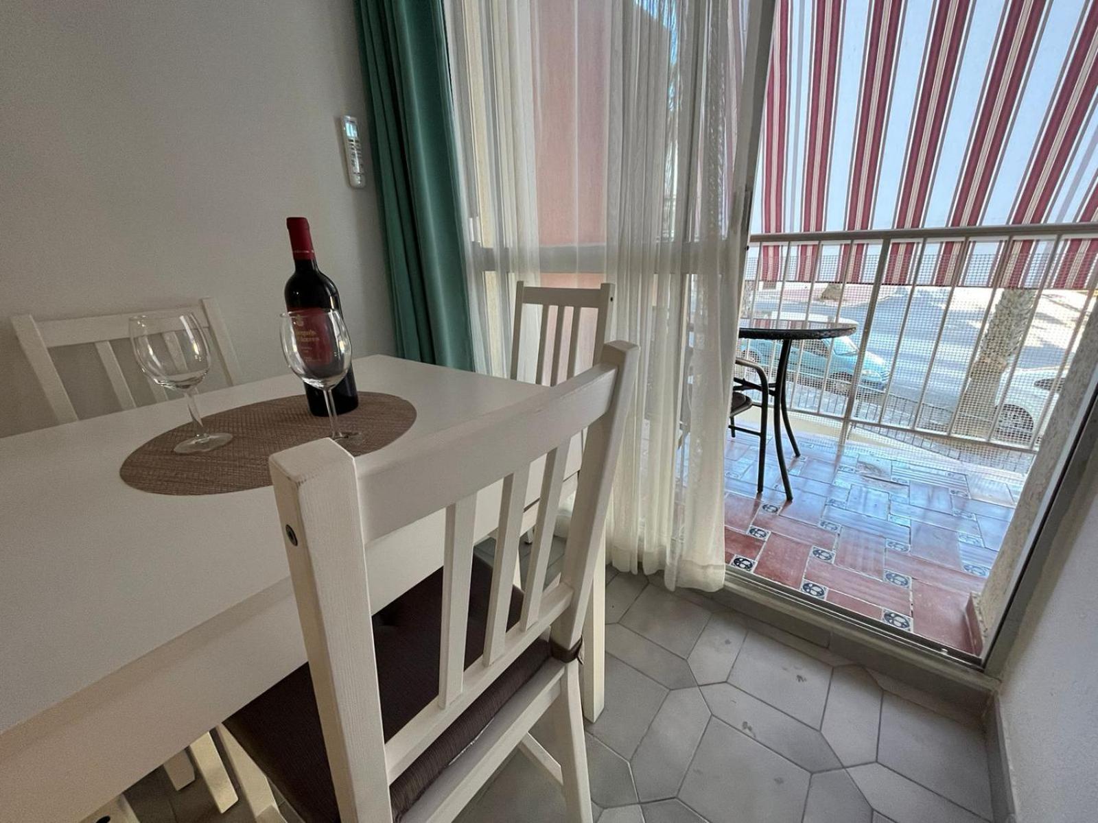 Apartamento Entero, Enormes Piscinas, Terraza Y Playa Benalmadena Bagian luar foto