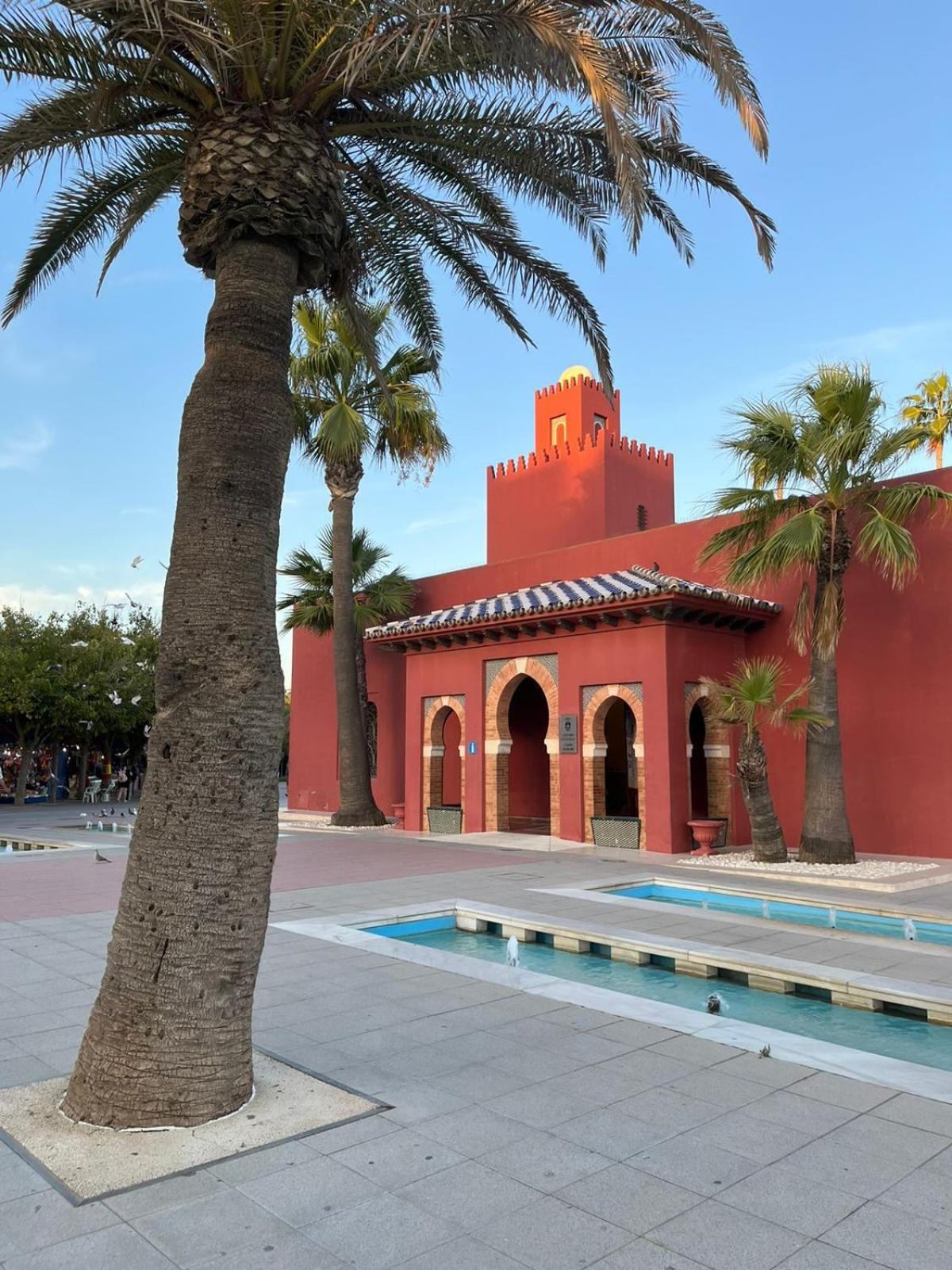 Apartamento Entero, Enormes Piscinas, Terraza Y Playa Benalmadena Bagian luar foto