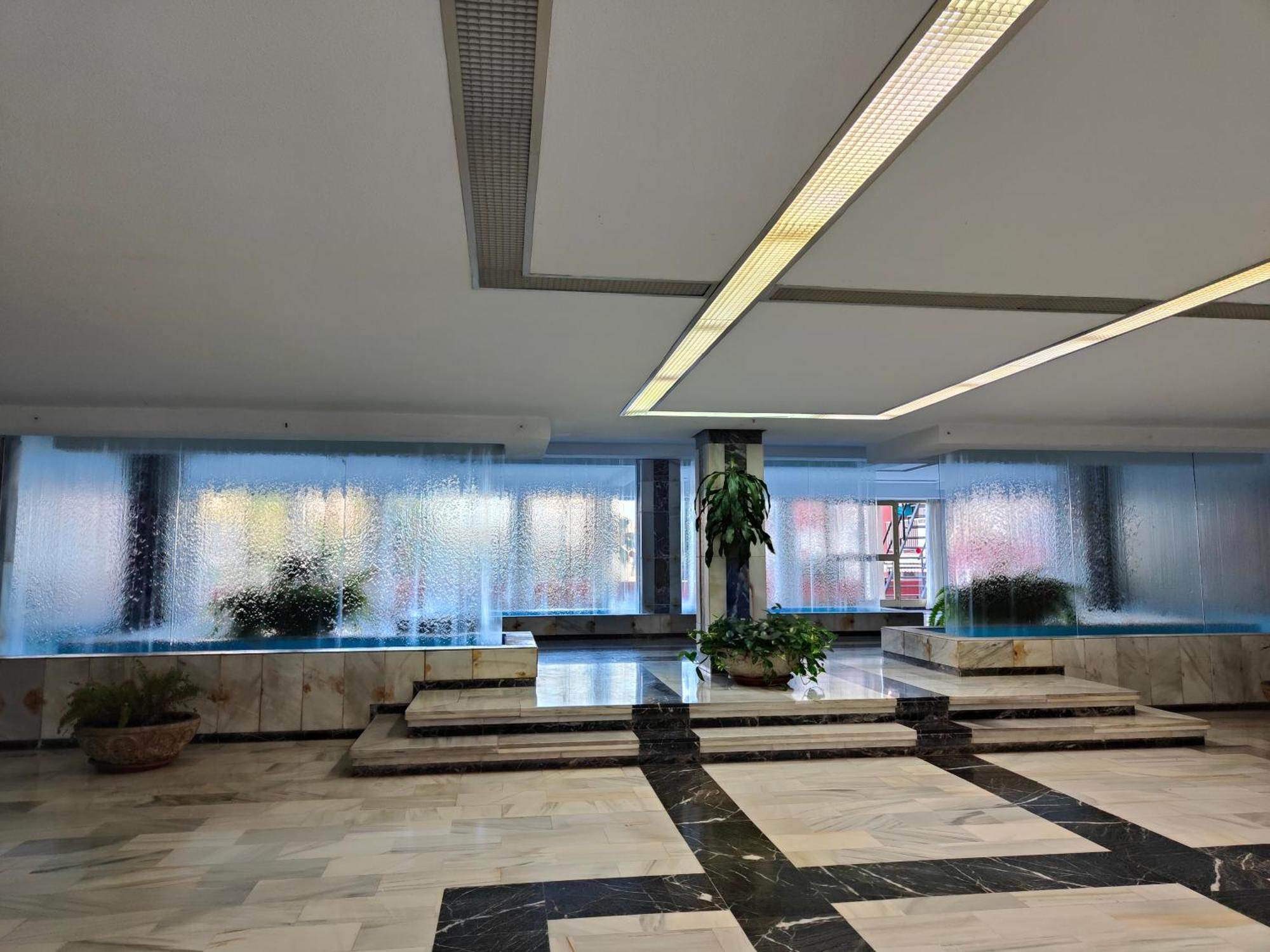 Apartamento Entero, Enormes Piscinas, Terraza Y Playa Benalmadena Bagian luar foto