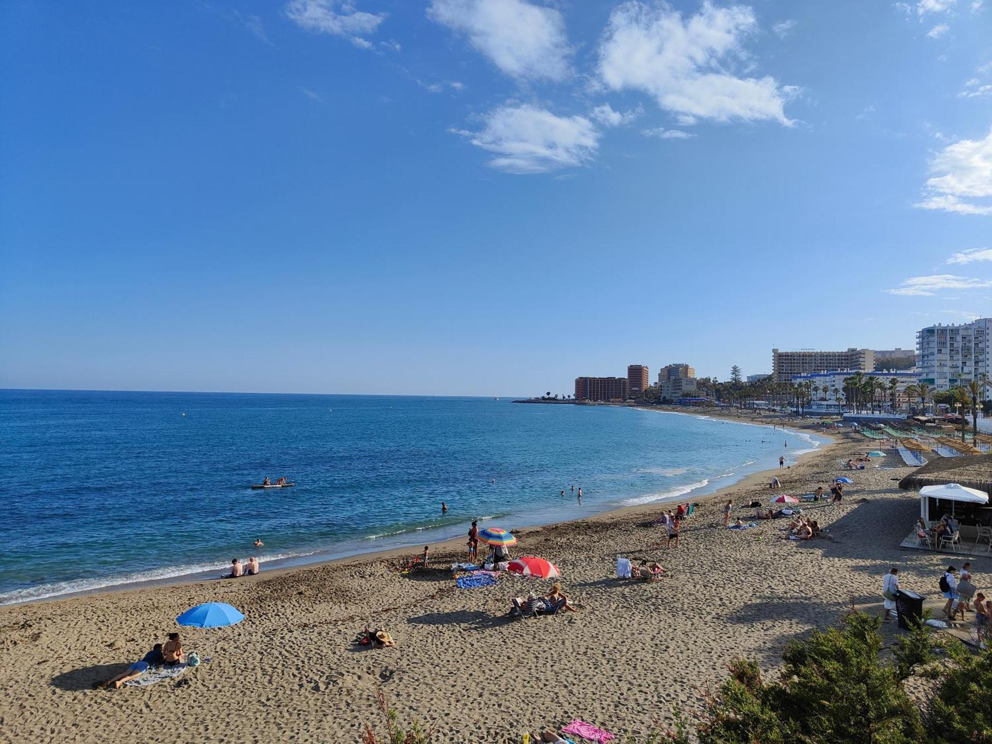 Apartamento Entero, Enormes Piscinas, Terraza Y Playa Benalmadena Bagian luar foto